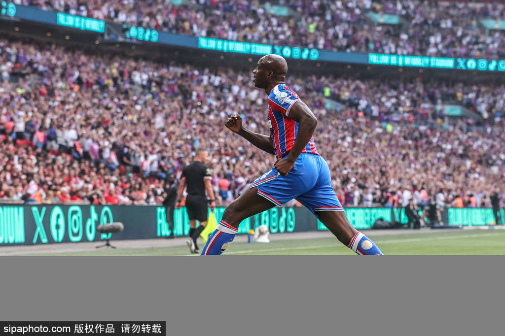 盖伊与水晶宫关系破裂：转会利物浦失败引发风波，未来何去何从？